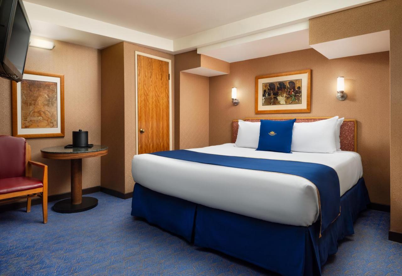 Inside Stateroom 1 King Bed