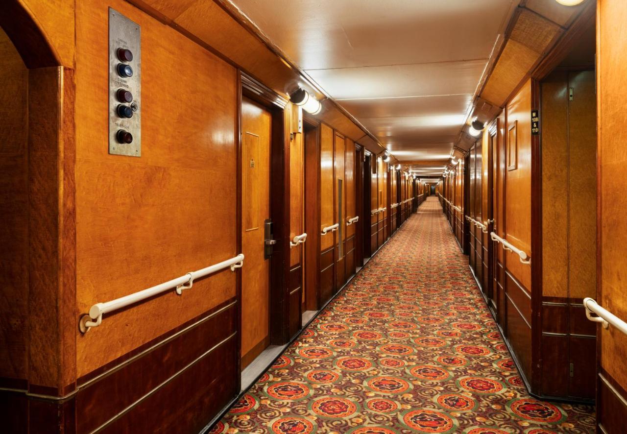 Inside Stateroom 1 King Bed