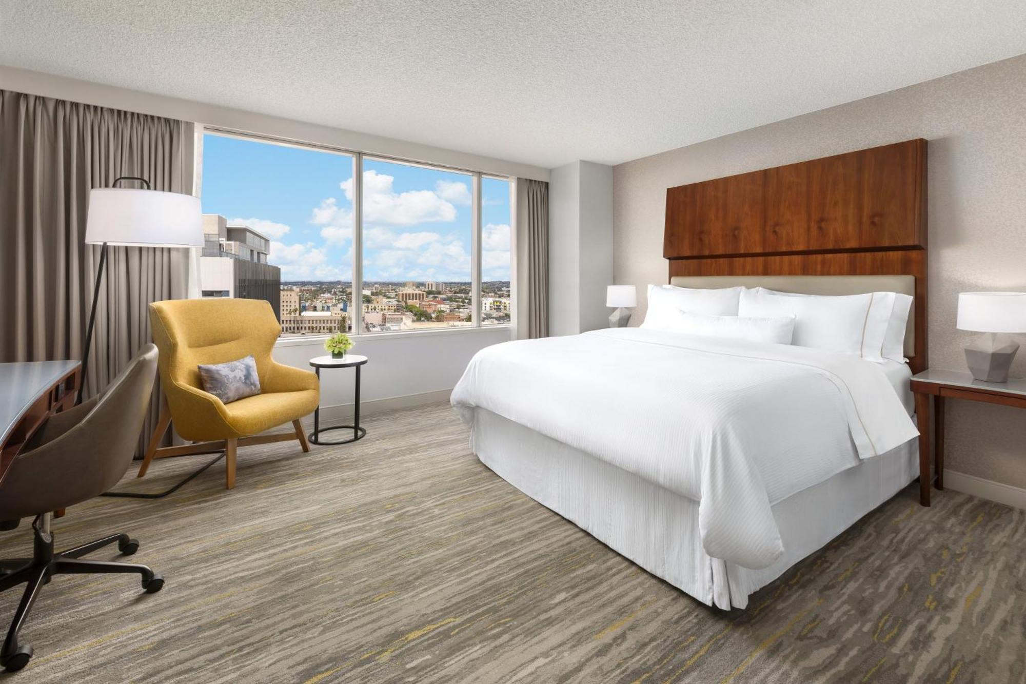Guest room 1 King City view